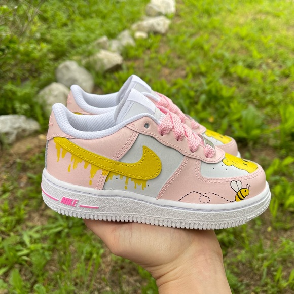 Winnie the Pooh Girl Nike Shoes - Picture 4 of 5